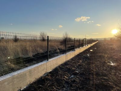 Ограда с дължина 206 м в гр. Божурище - Строителна фирма ЧАНЕВ ИНЖЕНЕРИНГ - София